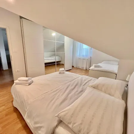 Hop House Garni 3*