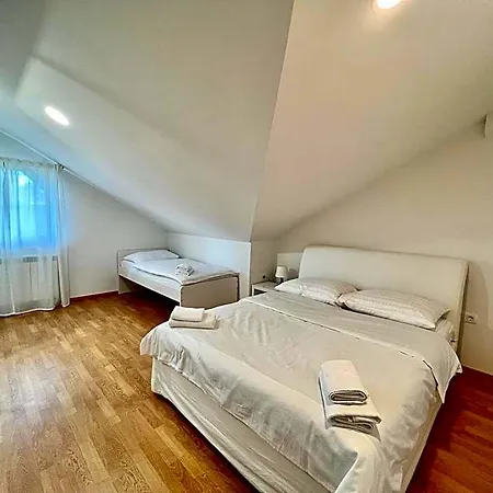 Hop House Garni 3*