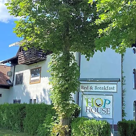 Hotel Hop House Garni 3*