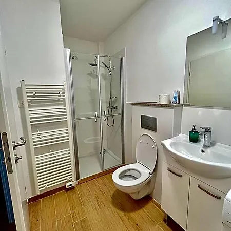 Hop House Garni Hotel 3*