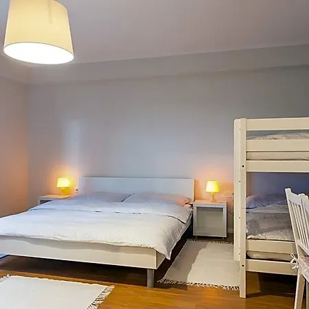 Hop House Garni Hotel 3*