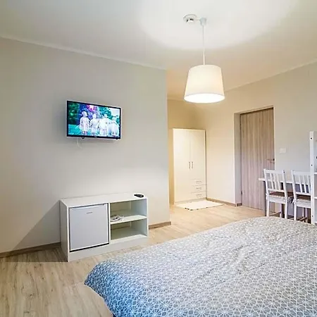 Hop House Garni Hotel 3*