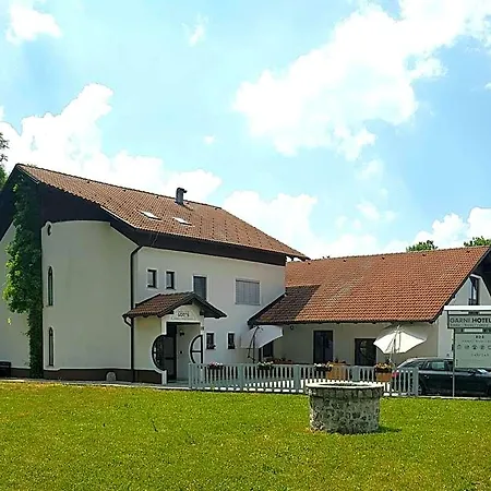 Hop House Garni
