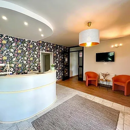 Hotel Hop House Garni 3*