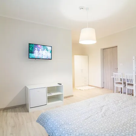 Hop House Garni Hotel 3*