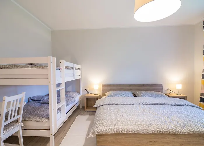 Hop House Garni Hotel Postumia